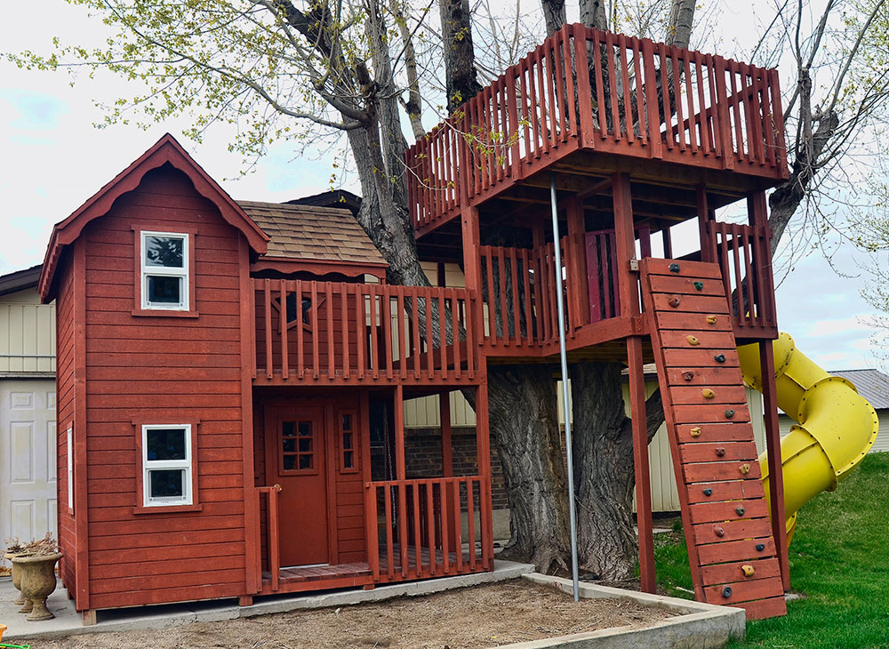 Play house treehouse